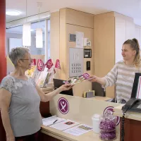 Herzliches Willkommen an der Rezeption