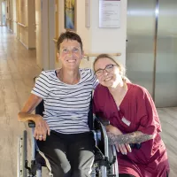 Bewohnerin und Mitarbeiterin Bewohnerin und Mitarbeiterin