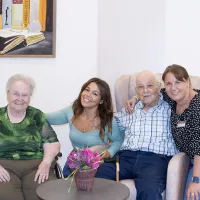 Bewohner und Mitarbeitende Bewohner und Mitarbeitende