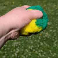 Wasserball mit Tropfen